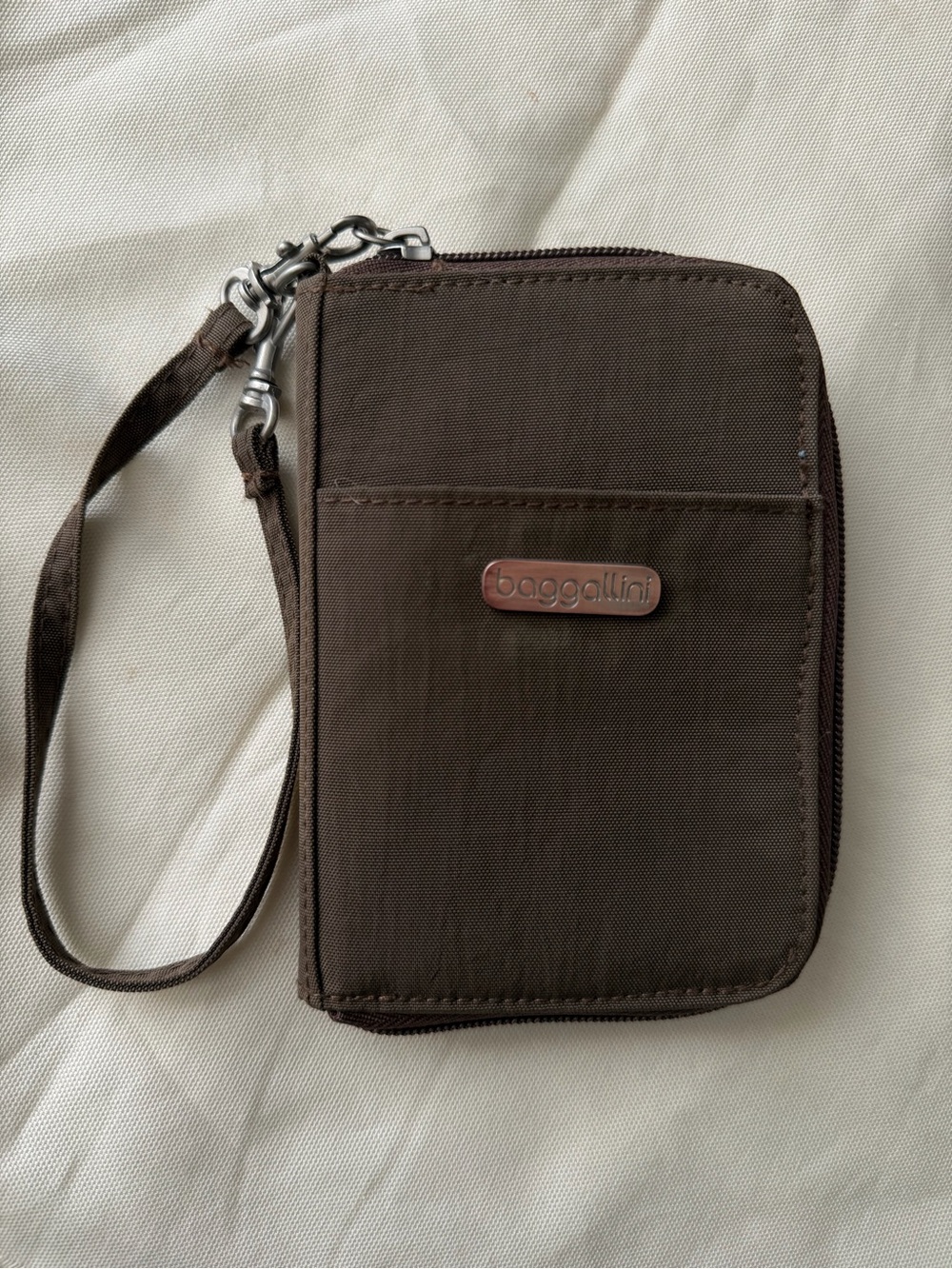 Baggallini Dark Brown womens Wristlet Wallet